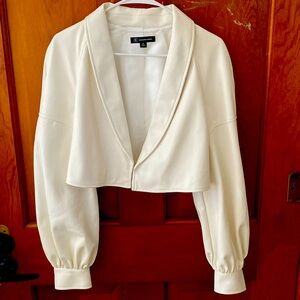 Cropped Faux Leather Blazer size M NWOT.  THEY DIDNT HAVE TAGS